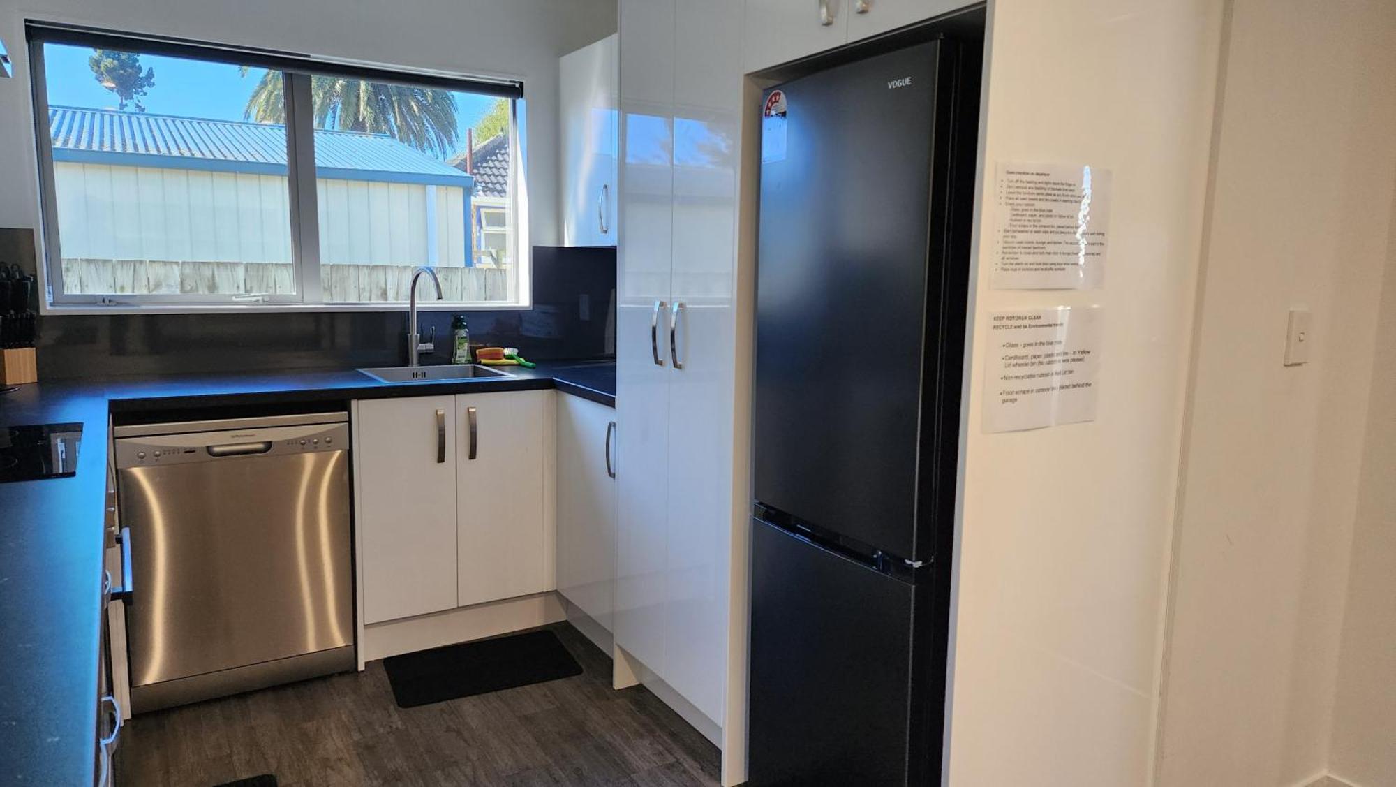 Oaktree Entire Holiday Home, Sleeps 8 To12 罗托鲁阿 外观 照片