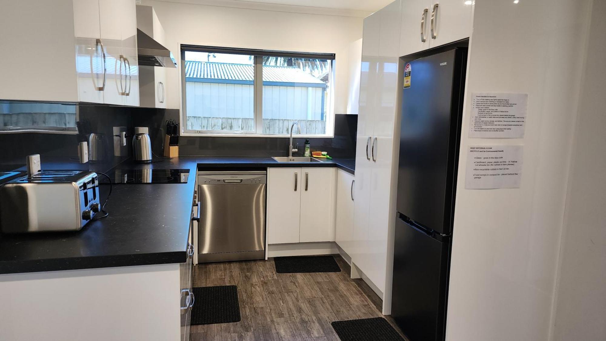 Oaktree Entire Holiday Home, Sleeps 8 To12 罗托鲁阿 外观 照片