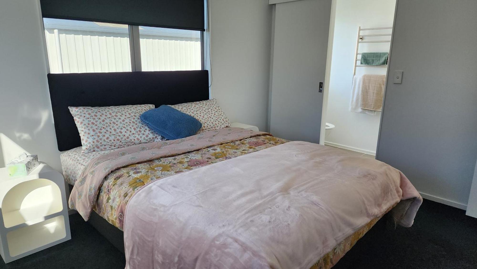 Oaktree Entire Holiday Home, Sleeps 8 To12 罗托鲁阿 外观 照片
